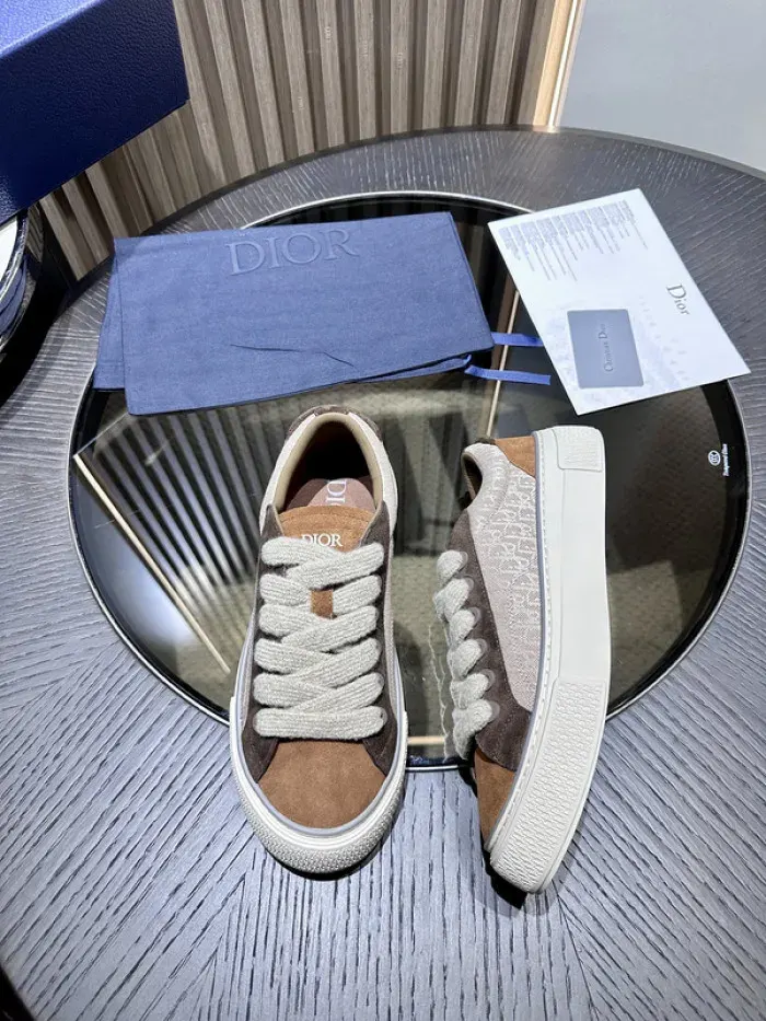 Dior Sneaker, alternate view