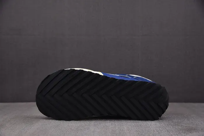 Bv Sneaker, alternate view