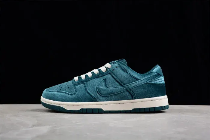 Nike Dunk Low "Green Velvet" Dz5224-300
