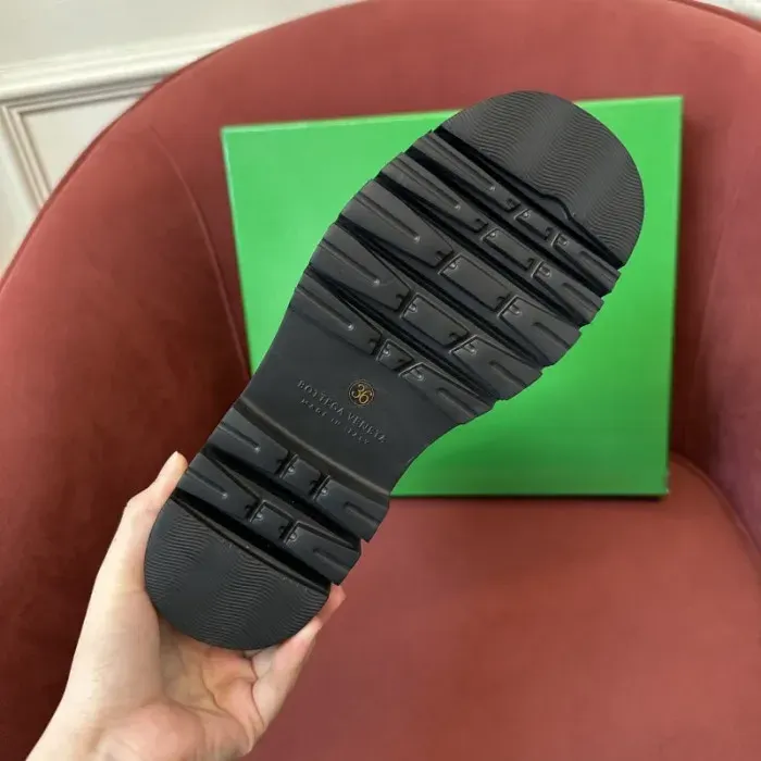 Bv Boots, alternate view