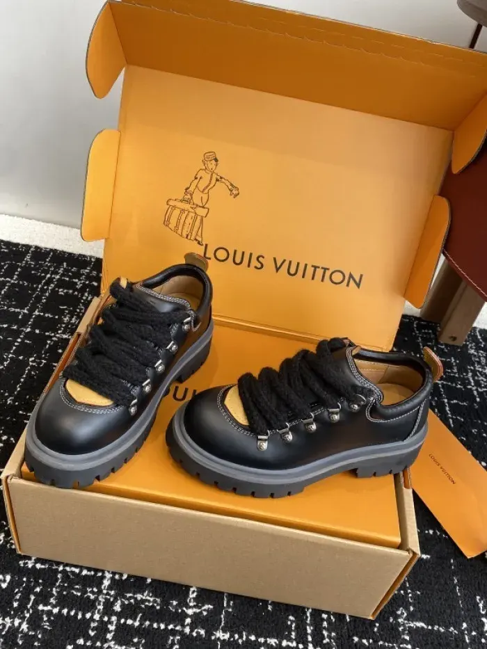 Louis Vuitton Sneaker