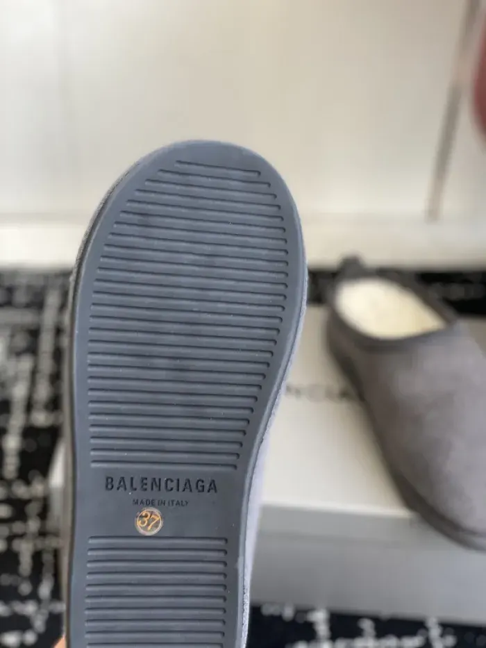 Bl Sandal, alternate view