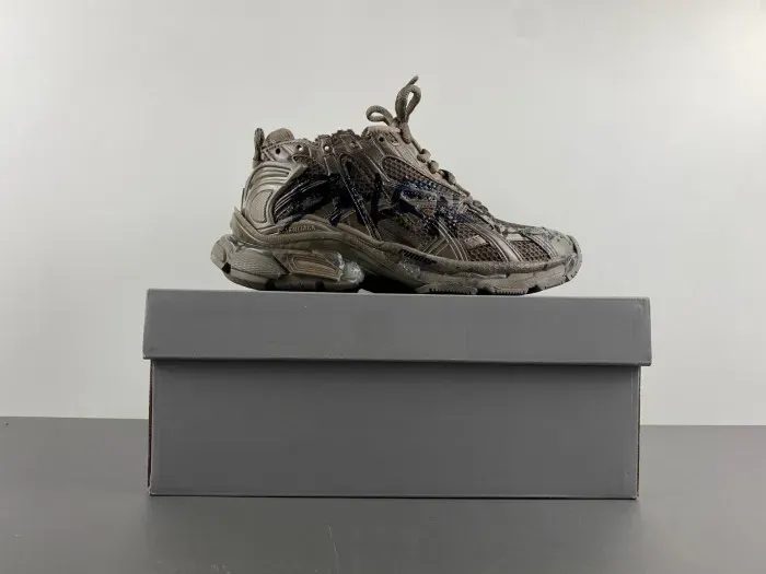 Balenciaga Sneaker, alternate view
