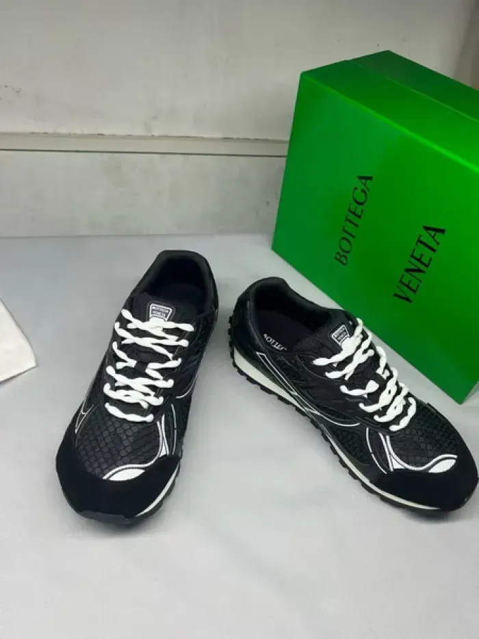 Bv Sneaker, alternate view