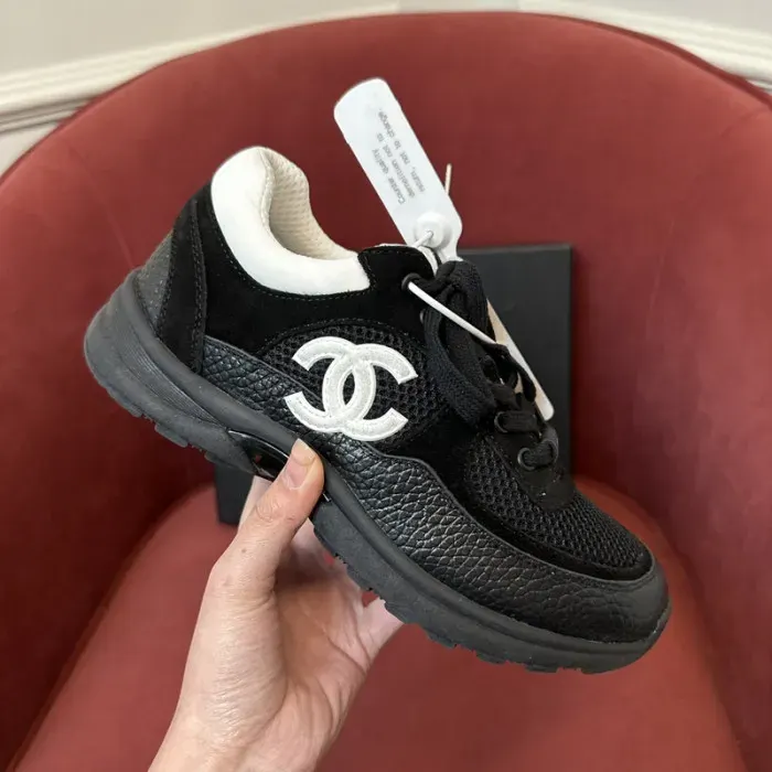 Cn Sneaker, alternate view