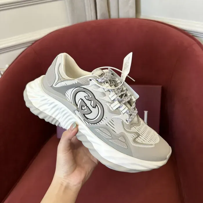 Gui Sneaker, alternate view