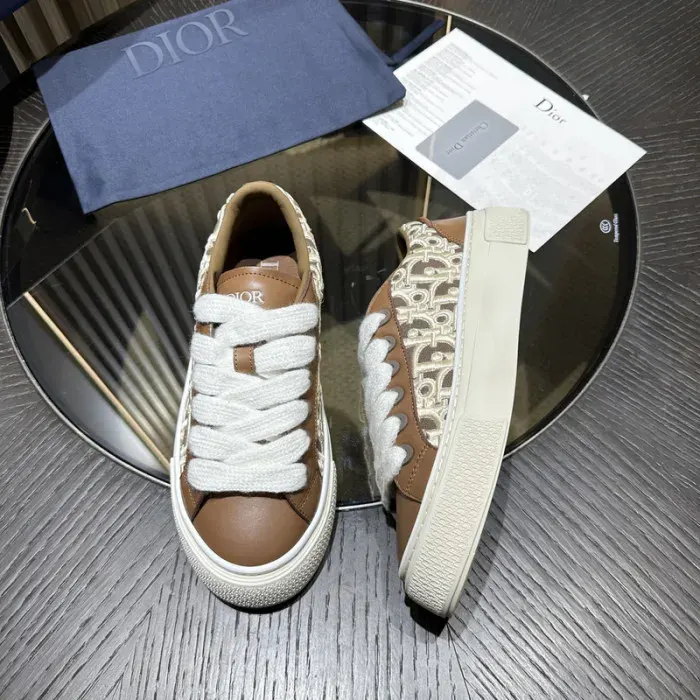 Dior Sneaker, alternate view