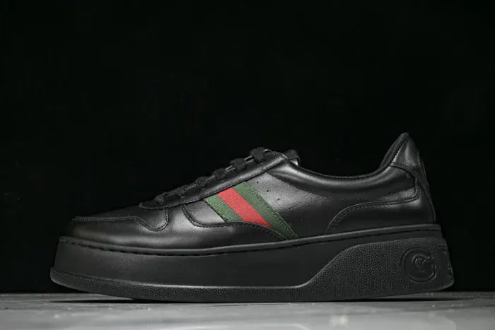 Gui Sneaker