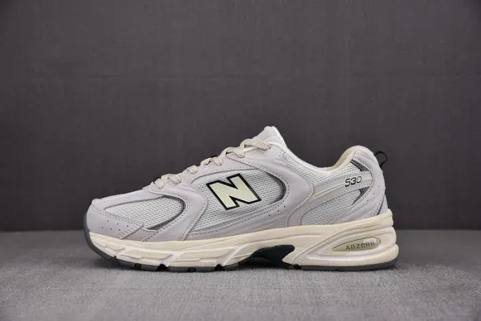 New Balance Sneaker