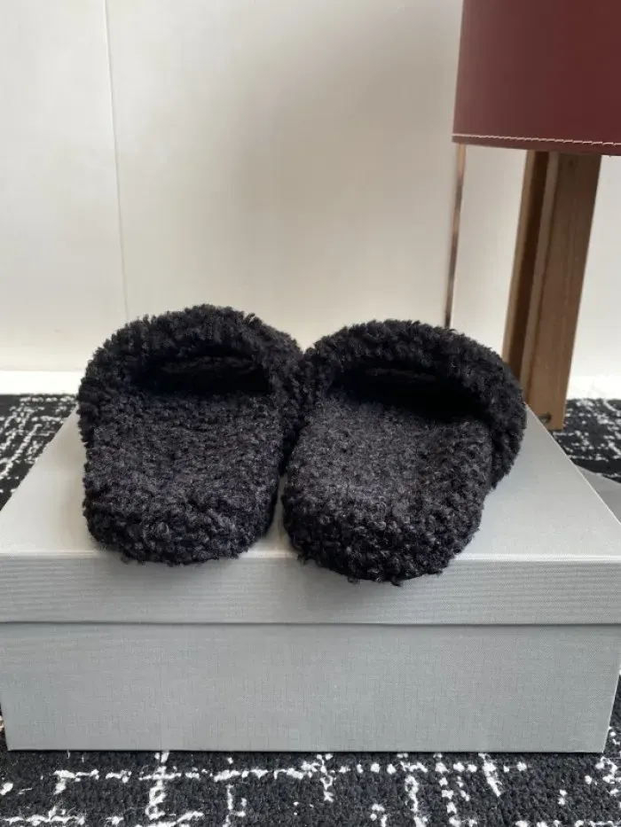 Bl Sandal, alternate view