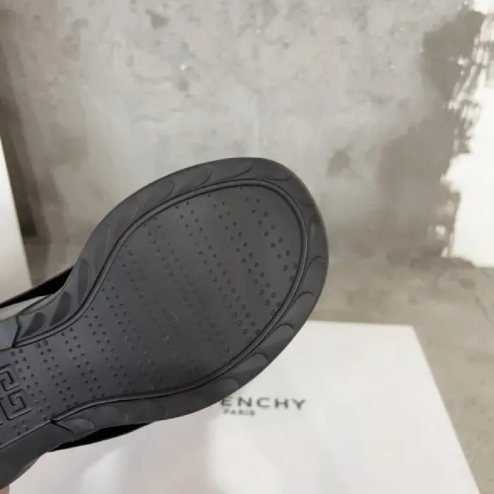 G1Ven& Boots, alternate view