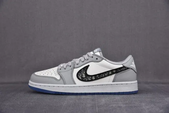 Air Jordan 1 Retro Low Dior Cn8606-002