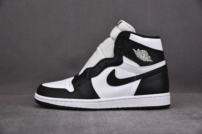 Air Jordan 1 Retro High Og 'Black/White' - 555088 010