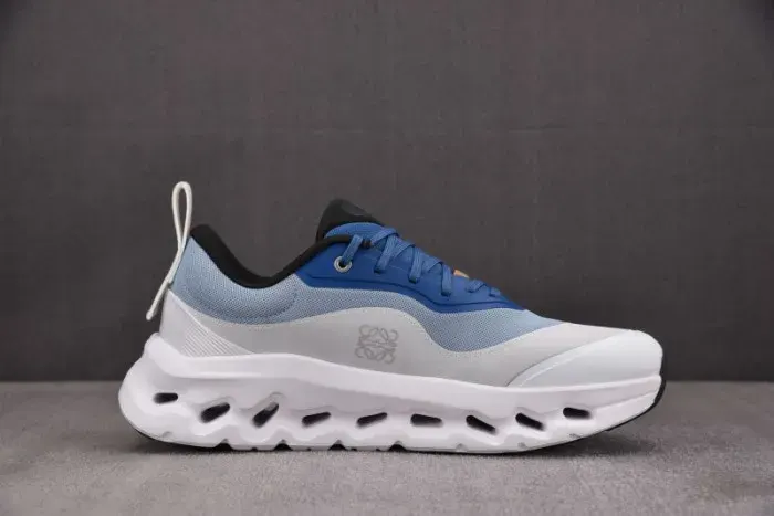 L01W1 Sneaker, alternate view