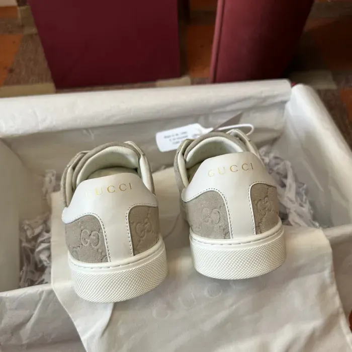 Gui Sneaker, alternate view