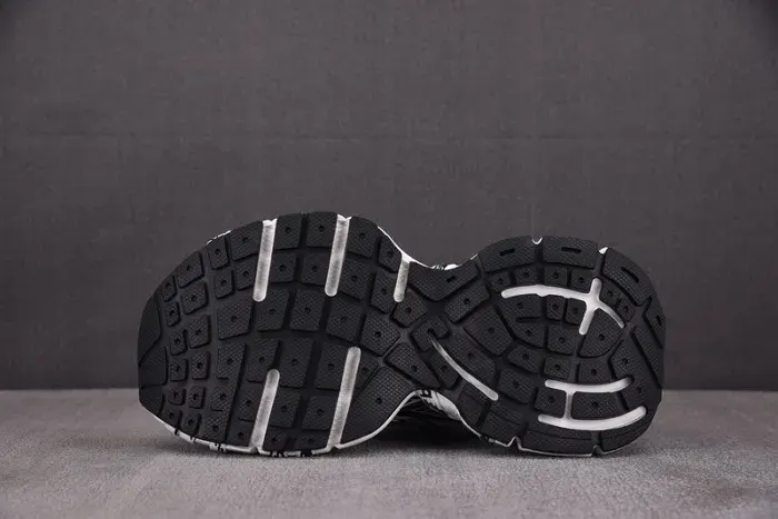 Balenciaga Sneaker, alternate view
