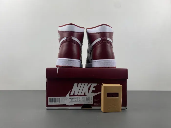 Air Jordan 1 High Og “Team Red” Dz5485-160, alternate view