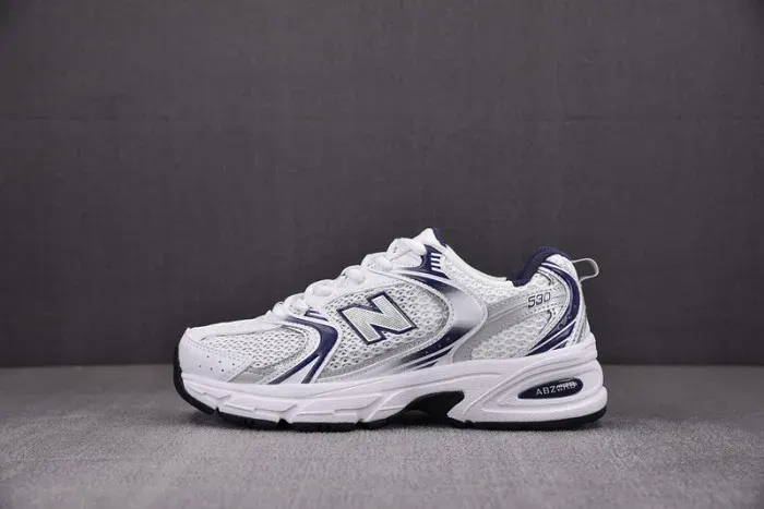 New Balance Sneaker