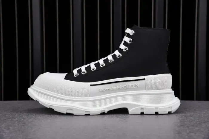 Alexander McQueen Sneaker