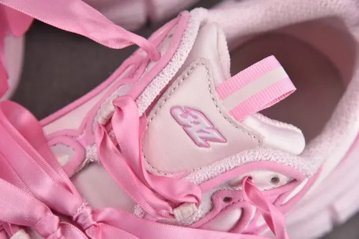 Balenciaga Sneaker, alternate view