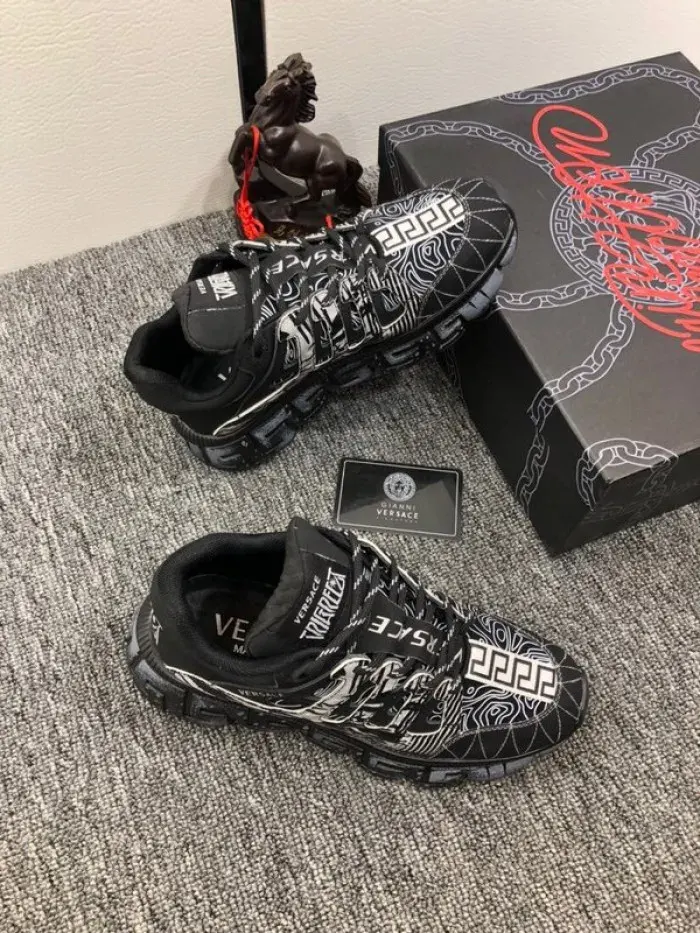 Vse Sneaker, alternate view