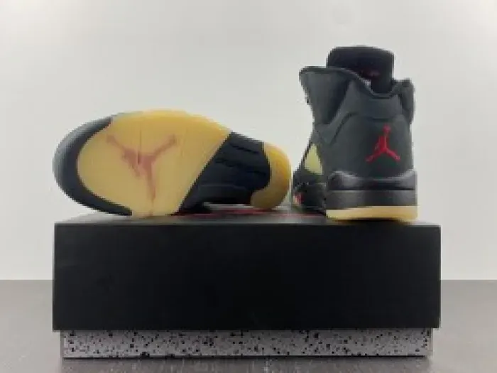 Jordan 5 Retro Gore-Tex Off-Noir (W) Dr0092-001, alternate view