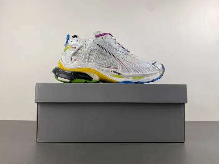 Balenciaga Sneaker, alternate view